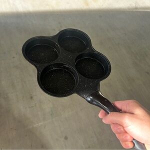 Circle Circular Sectioned Frying Pan